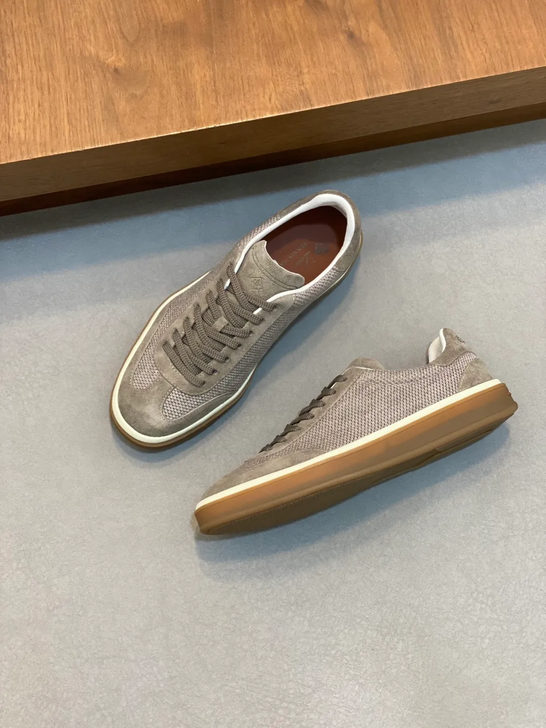 P420 Loro Piana - classic casual shoes, men's lace-up casual shoes and sneakers, high-quality lightweight and comfortable fabrics, suitable for outdoor leisure, the color scheme is young and energetic, it goes great with sportswear or casual suits! Code number: 39-44 (38, 45, 46, can be customized No. 088
